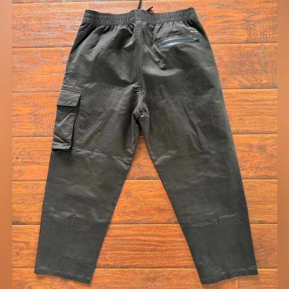 Volcom Men’s Tokyo True Streamlined Shell Elastic Waist Cargo Pant - size Medium - Picture 2 of 5